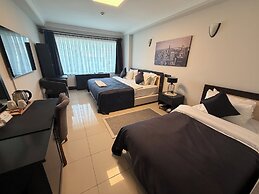 THE ONE HOTEL