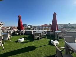 THE ONE HOTEL