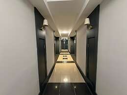 THE ONE HOTEL