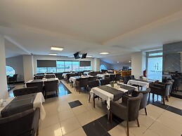 THE ONE HOTEL