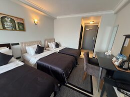 THE ONE HOTEL