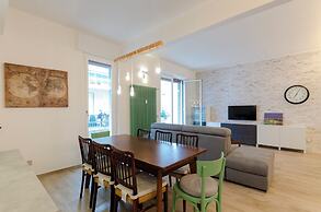 Spacious flat with Balcony