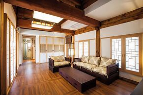 Gyeongwonjae By Walkerhill