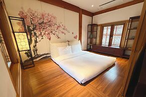 Gyeongwonjae By Walkerhill