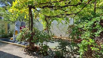 Charming Villa in Moniatis, Cyprus - Private Pool & Garden