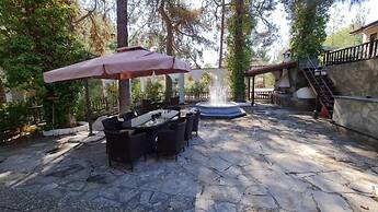 Charming Villa in Moniatis, Cyprus - Private Pool & Garden