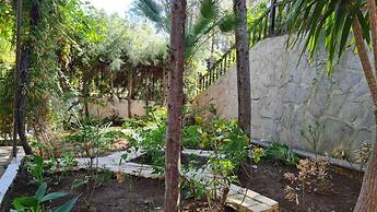 Charming Villa in Moniatis, Cyprus - Private Pool & Garden