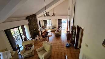 Charming Villa in Moniatis, Cyprus - Private Pool & Garden