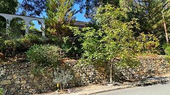 Charming Villa in Moniatis, Cyprus - Private Pool & Garden