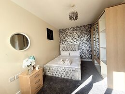 Pet Friendly - 4 Guests - Free Parking