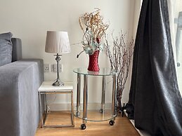 Pet Friendly - 4 Guests - Free Parking