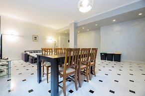 Spacious flat with Balcony