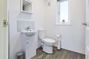 4BR Contractor Accommodation w 4 Bathroom