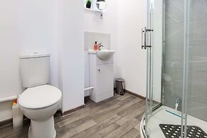 4BR Contractor Accommodation w 4 Bathroom