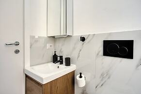 Elegant Studios near Station