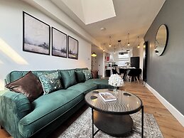 2 Bedroom Queen Street