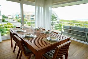 Spacious Apartment With Sea Views