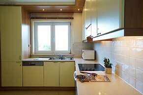 Spacious Apartment With Sea Views