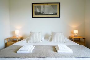 Spacious Apartment With Sea Views