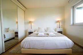 Spacious Apartment With Sea Views