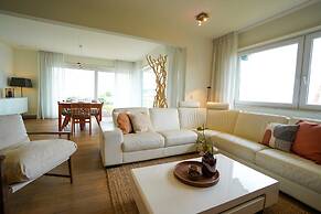 Spacious Apartment With Sea Views