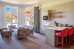 Poets 24 Apartments