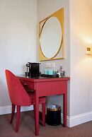 Poets 24 Apartments