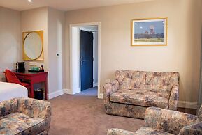 Poets 24 Apartments