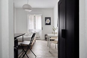 Stylish Studios near Subway