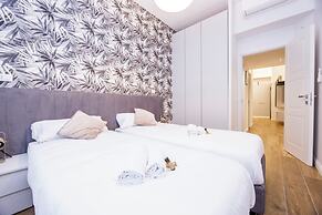 Chic apartments in Piazza Dante