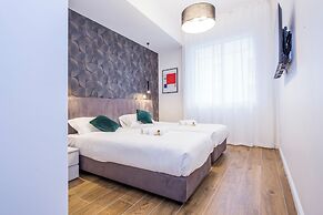 Chic apartments in Piazza Dante