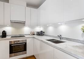 2 Bed-sleeps 4-balcony-family Friendly