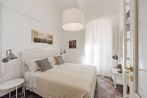 Urban Garden Apartment