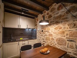 Santa Veneranda Suites by Checkin