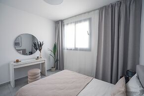 Mira Paphos - 2bdr Apartment With Private Terrace