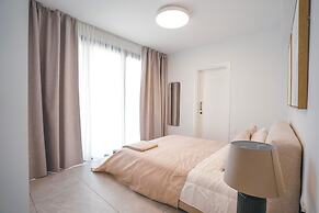 Mira Paphos - 2bdr Apartment With Private Terrace