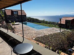 CASAS DO LARANJO- Cottages Infinity Pool