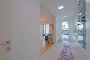 Benfica Prime Terrace II by Homing