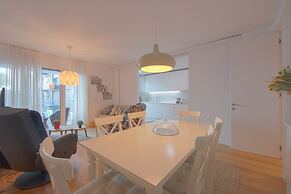 Benfica Prime Terrace II by Homing