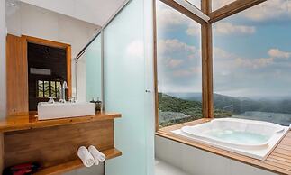 Linda cabana com jacuzzi VST013
