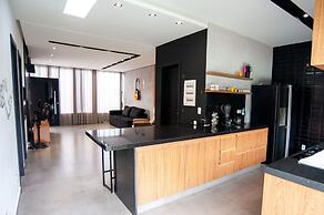 Casa pet Friendly c Piscina Churrasqueira e Wi-fi