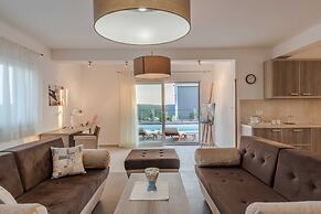 Luxury Escape With Swimming Pool & Modern Design