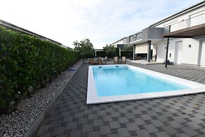Luxury Escape With Swimming Pool & Modern Design