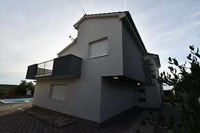 Luxury Escape With Swimming Pool & Modern Design