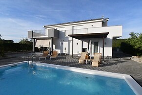 Luxury Escape With Swimming Pool & Modern Design