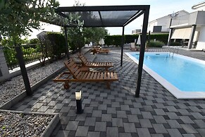 Luxury Escape With Swimming Pool & Modern Design