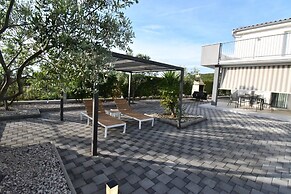 Luxury Escape With Swimming Pool & Modern Design