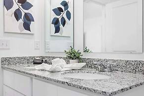 Springhill Retreat! 3 Bed, 2 Bath!