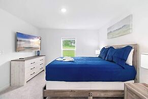 Springhill Retreat! 3 Bed, 2 Bath!