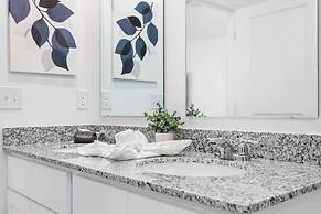 Springhill Retreat! 3 Bed, 2 Bath!